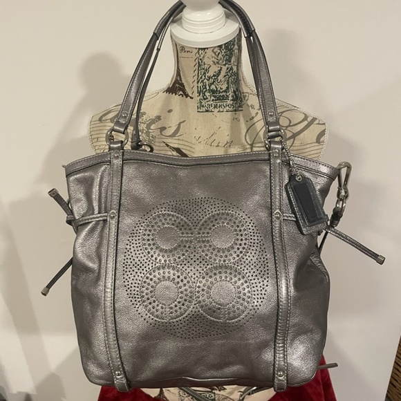 Coach - Silver metallic - EUC - Picture 2 of 9